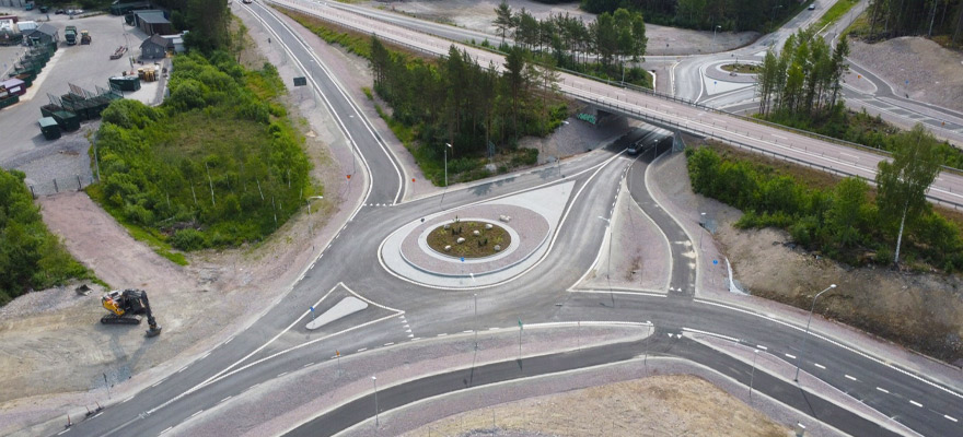 Tuna trafikplats färdigplanterad och redo för invigning. Foto: Sven Jarno, Sandvikens kommun. 